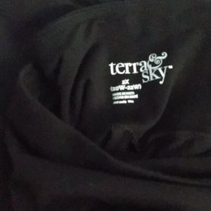 Three pack of size 2 xl Terra and sky leggings